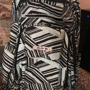 Ju ju be be right back